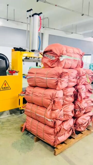 Ya llegó el costal que necesitas.
Resistente, versátil y listo para lo que viene.
¿Ya sabes cuál es? 👀

#ecopackymetales #costales #costal #empaques #polipropileno